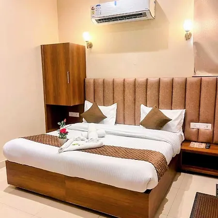 Hotel 'S' In Ramesh Nagar